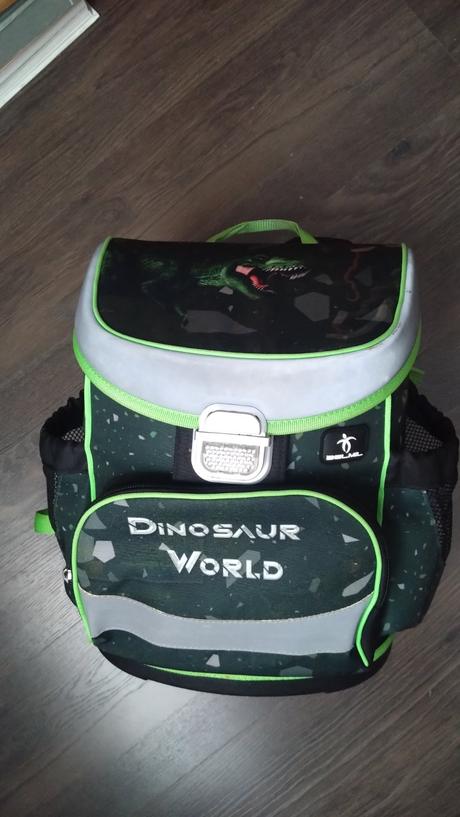 Školská aktovka dino,