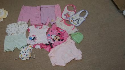 Balík oblečenia, aj pre bábiku, 50–62