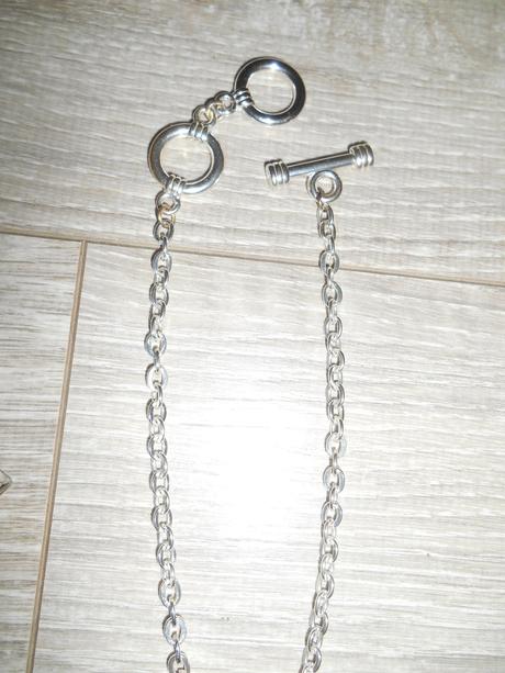 Retiazka s príveskom, avon