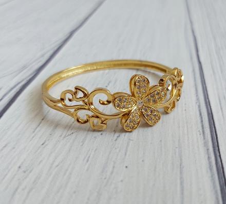 Kovový náramok s kvetom, 