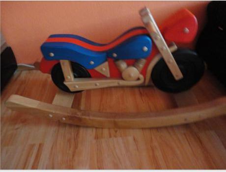 Hojdačka je z kvalitneho dreva, 