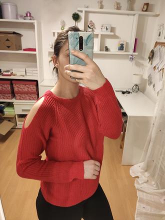 Rúžový sveter s odhalenými ramenami, 40