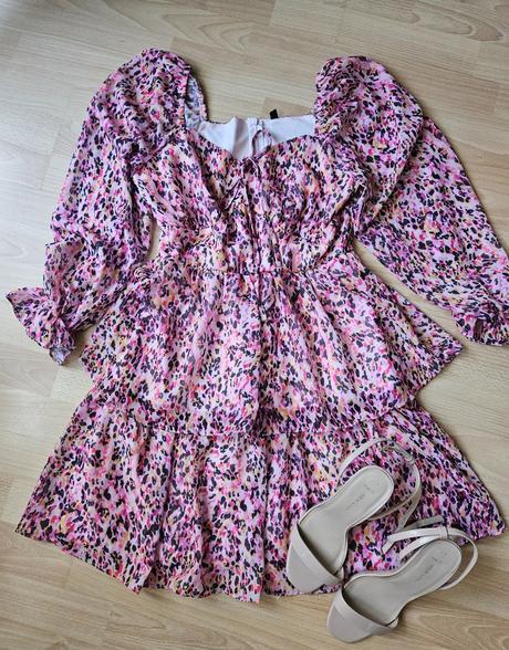 Krásne lahulinké šaty zn.trendyol, 34