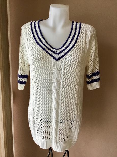 Krasny pulovrik amara, 40