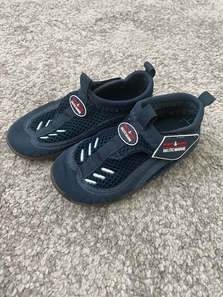 Topánky do vody, 24