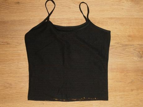 Čierne tričká s lesklým farebným odrazom, 140