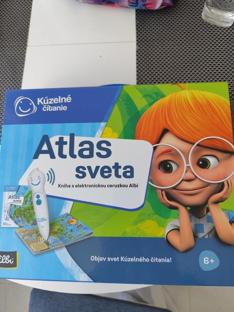 Atlas sveta kufrík s ceruzkou, 