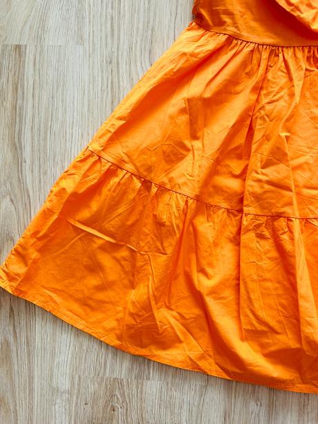 Nádherné volánikové šaty značky green apple,