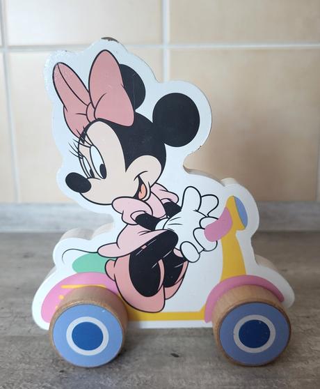 Drevené autíčko minnie, 