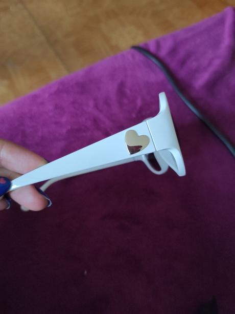 Slnečné okuliare so srdiečkom,