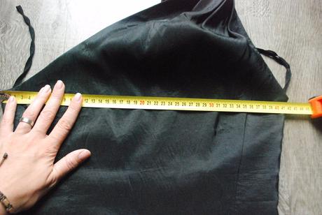 Večerné šaty na jedno rameno, 38