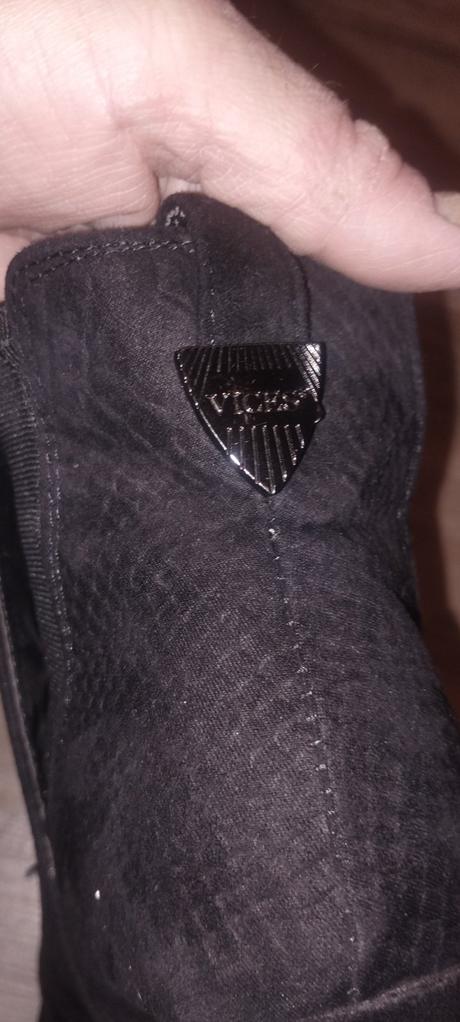 Prechodne cizmicky, 38