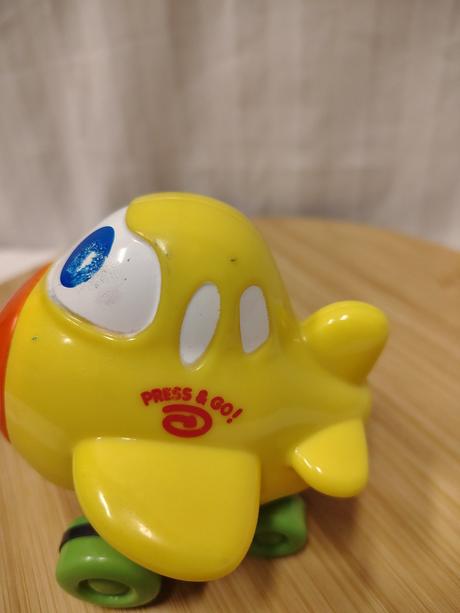 Veselé žlté lietadlo, 9 cm,