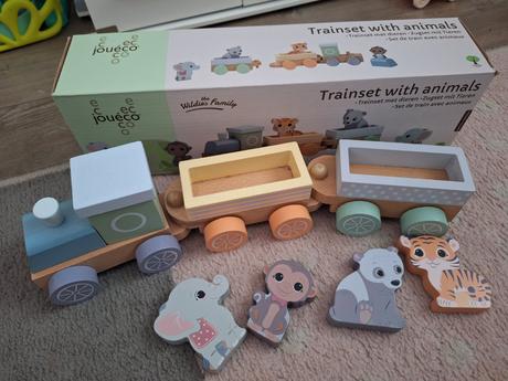 Dreveny vláčik so zvieratami,