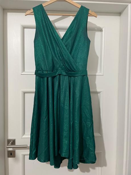 Zelené lesklé šaty, s