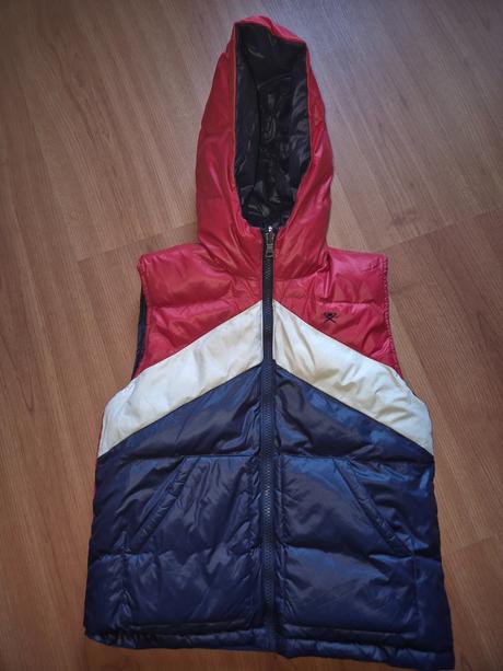 Značková bunda bez rukavov, 122