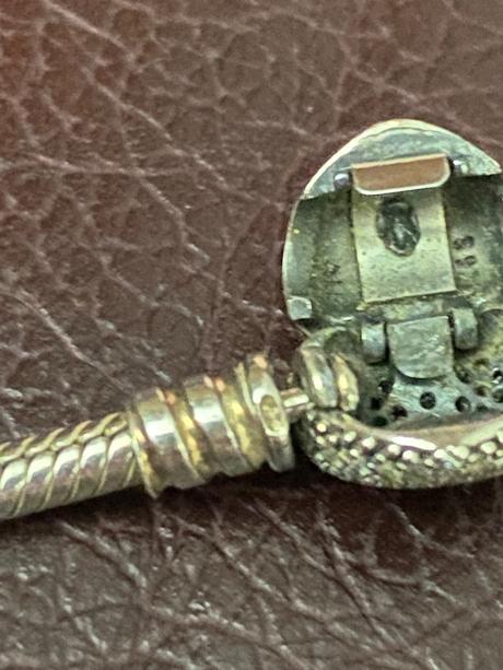 Pandora srdiečkovy naramok, pandora