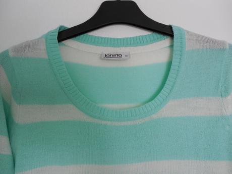 Bielo tyrkysový sveter, 38