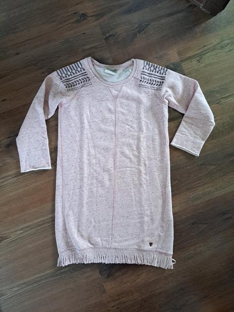 Teplakové šaty, 152