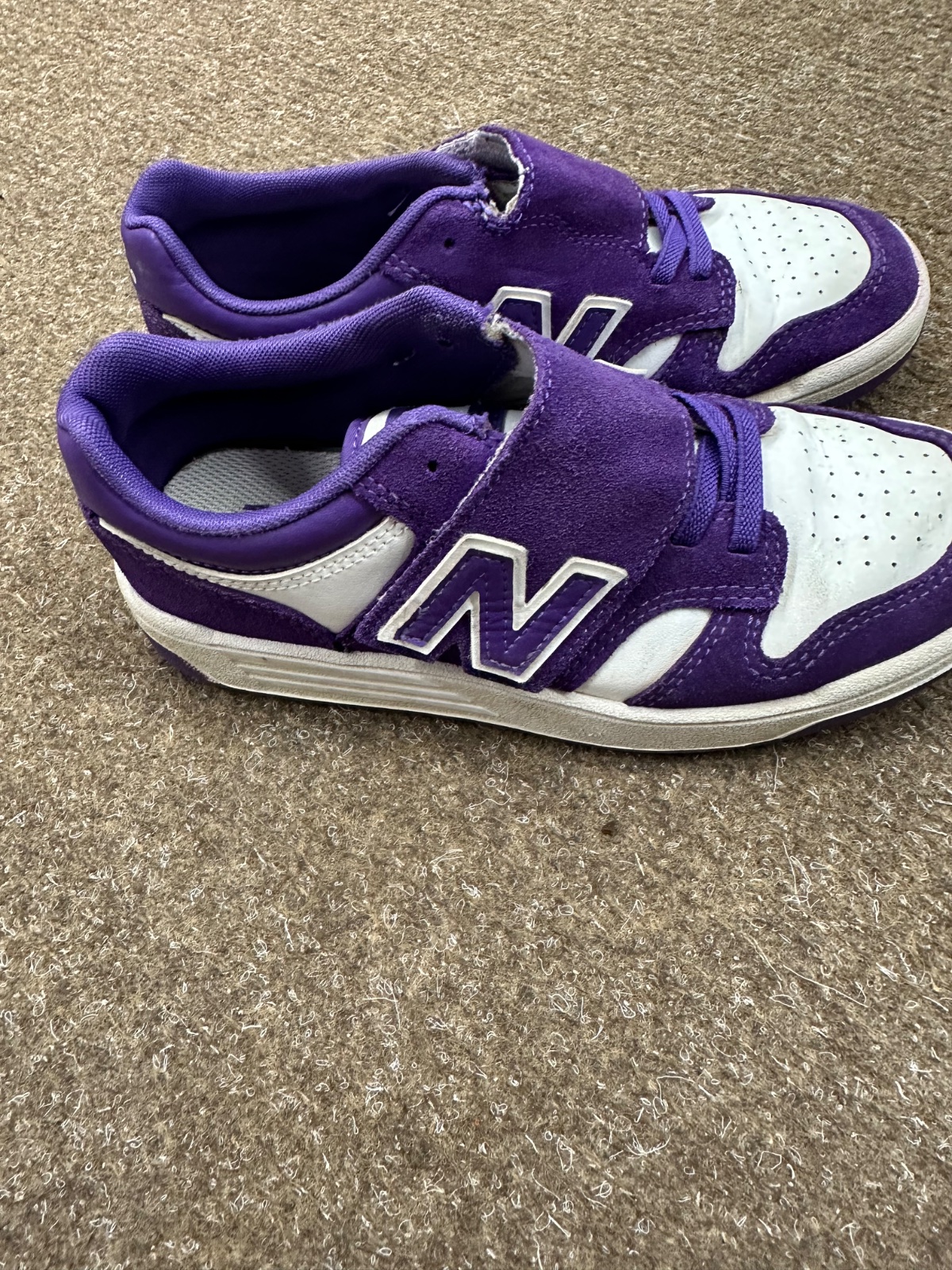 Kožené fialove tenisky, new balance,33 10 € od predávajúcej