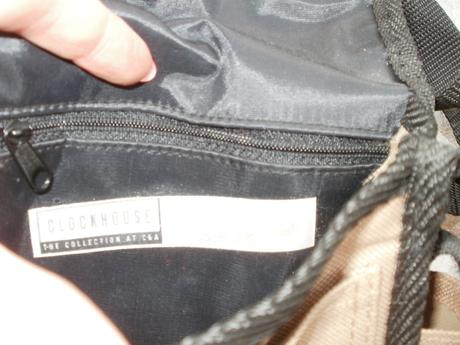 Športová crossbody kabelka značky clokhouse,