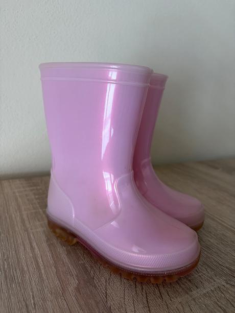 Dievčenské gumáky, 24