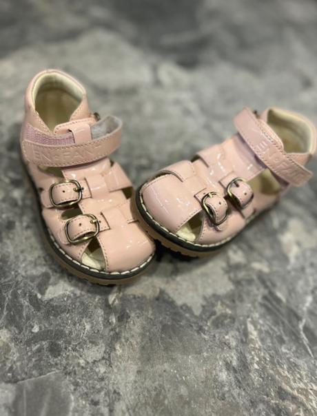 Sandále lakovky, en fant,22