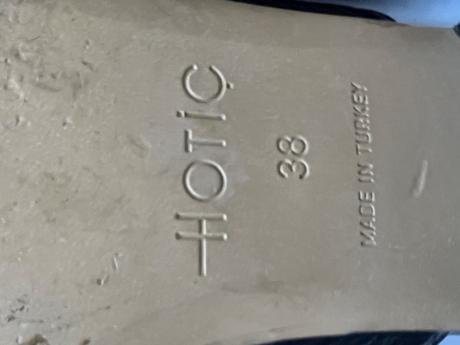 Cierne kozene slapky / nasuchovacky 38 prava koza, 38