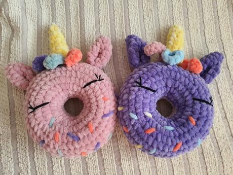 Háčkovaný jednorožec 22cm, 