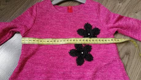 Ružové slávnostné šatky, 86