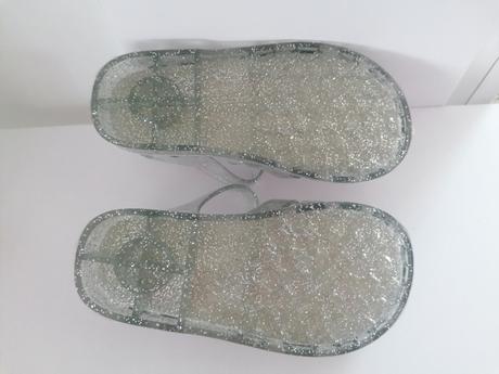 Sandálky do vody, 25