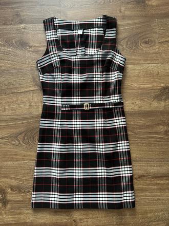 Kockované šaty, 36