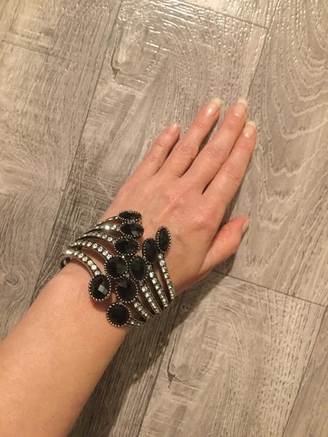 Aftershock náramok,