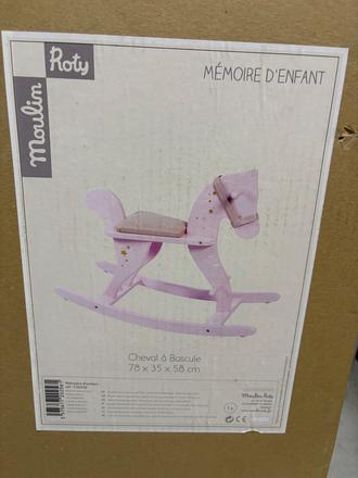 Moulin roty krasny drevený hojdaci ruzovy konik, 