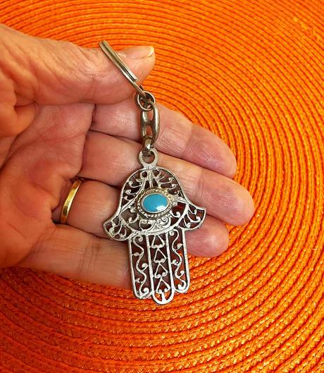 Kovový etno prívesok, 