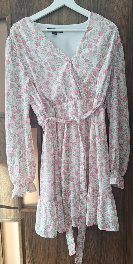 Kvietkové šaty, amisu,40