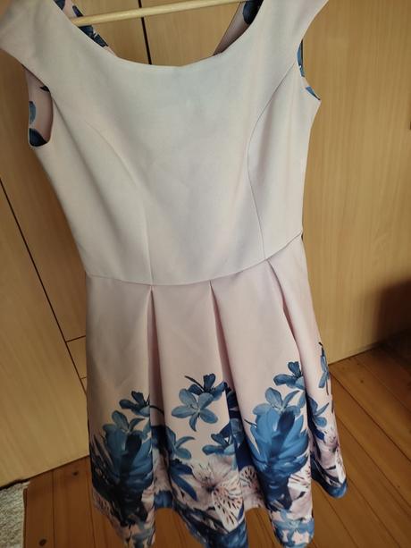 Kvietkovane šaty, s