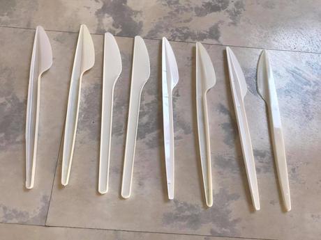 Jednorázový plastový príbor,