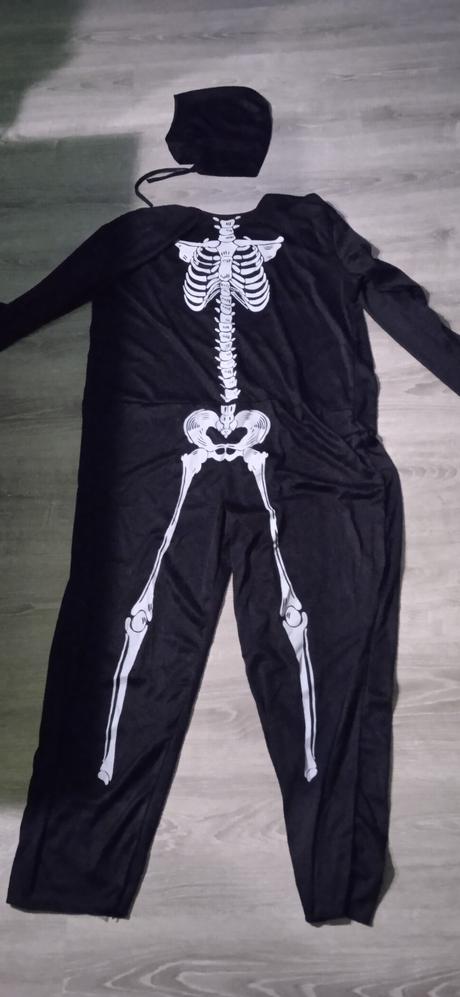 Kostym kostra pre celu rodinu, 