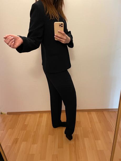 Tmavo modrý kostým - sako + nohavice + sukňa, 38