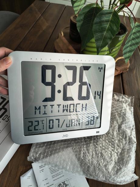 Jvd nové kvalitné hodiny rádiom riadené, 