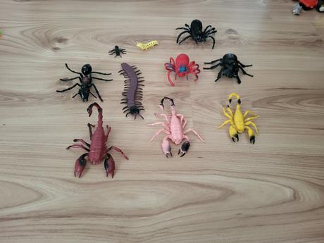 Gumené pavúky škorpióny a iné, 