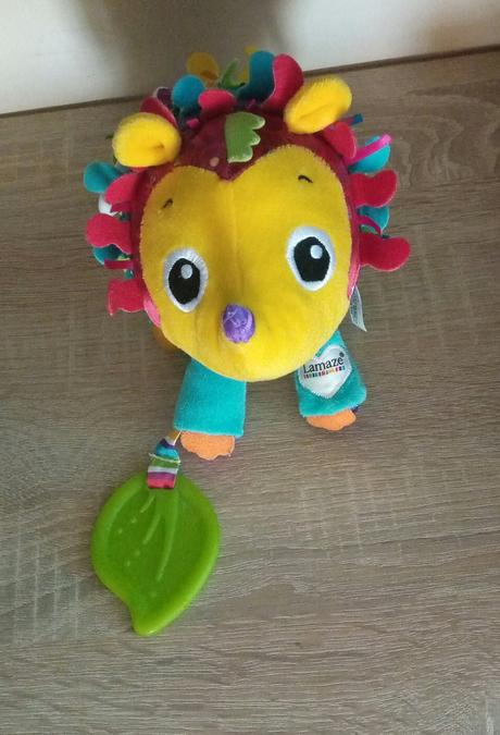 Závesná hračka na kočík - ježko ( lamaze ), 