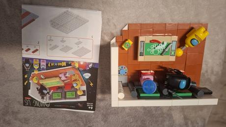 Among us figúrky, kľúčenky a skladačky,