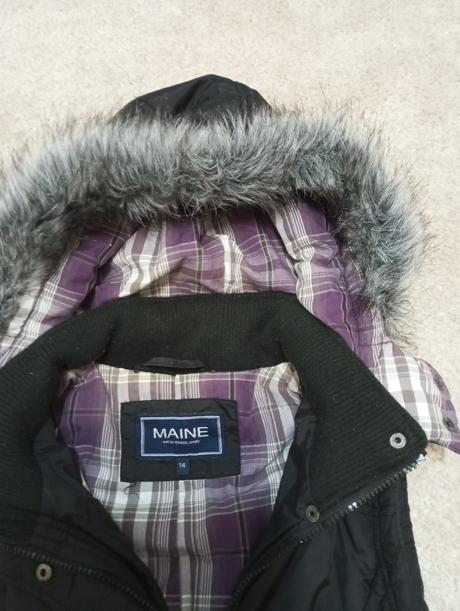 Čierna vesta s kapucňou, 42