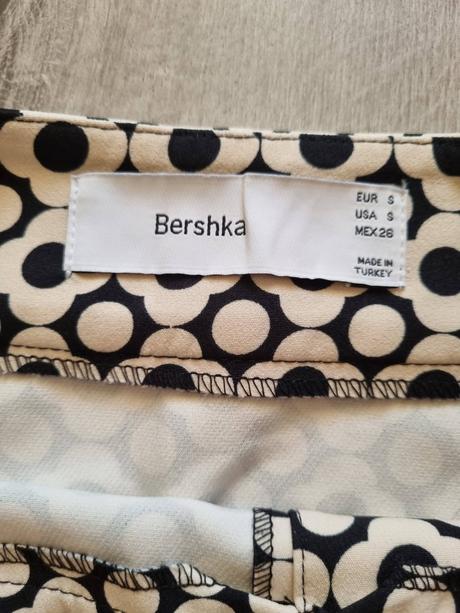 Sukňa bershka č.s, bershka,s