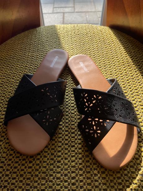 Slapky 36, graceland,36