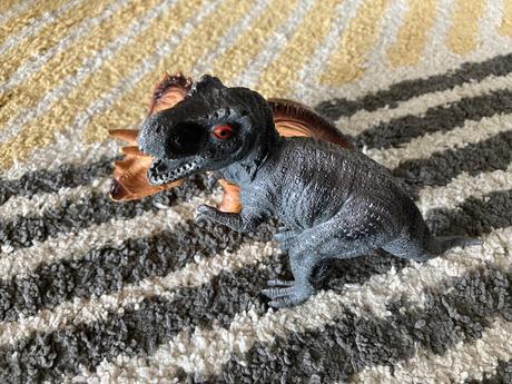 Dinosaury väčší 22cm, 