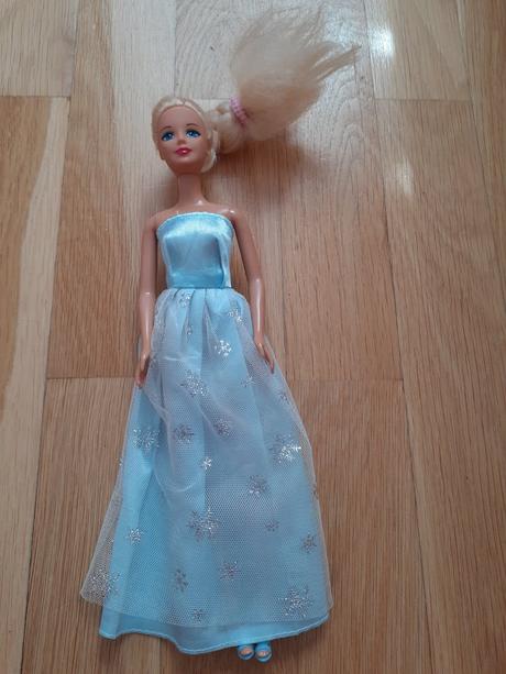 Barbie bábika, 