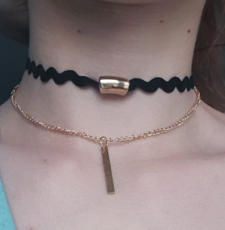 Choker nahrdelnik,
